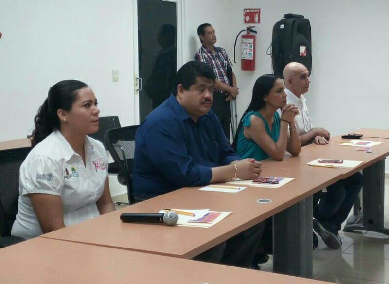 La doctora Alejandra Aguirre se aferra a la Secretaría de Salud