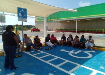 Por ‘raquítico’ reparto de utilidades, trabajadores hacen paro laboral a Bodega Aurrera