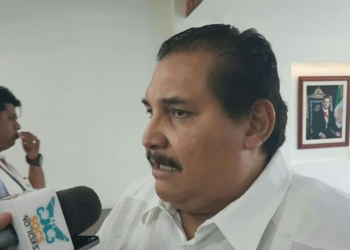 Miguel Angel Pech se lava las manos