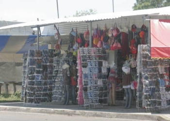 Tianguis de Solidaridad al borde de la extinción por bajas ventas