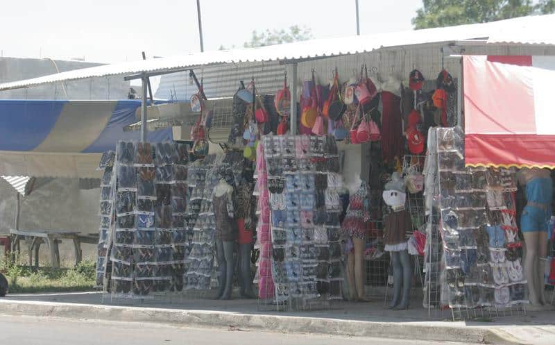 Tianguis de Solidaridad al borde de la extinción por bajas ventas
