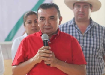 “Chaquetea” Juan Manuel Herrera, llora por regresar al PRI