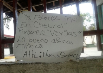 ¿Narcocartulina? En escuela