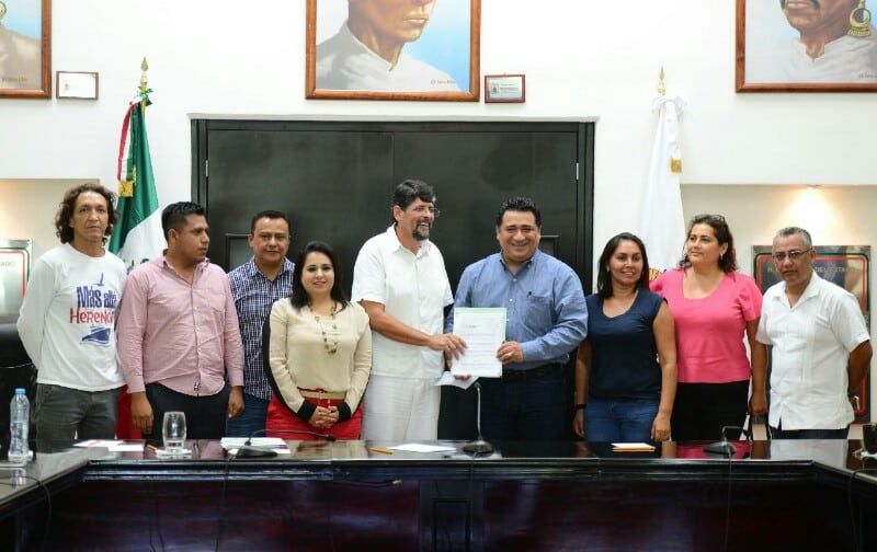 Recibe Congreso a ciudadanos del municipio de Puerto Morelos