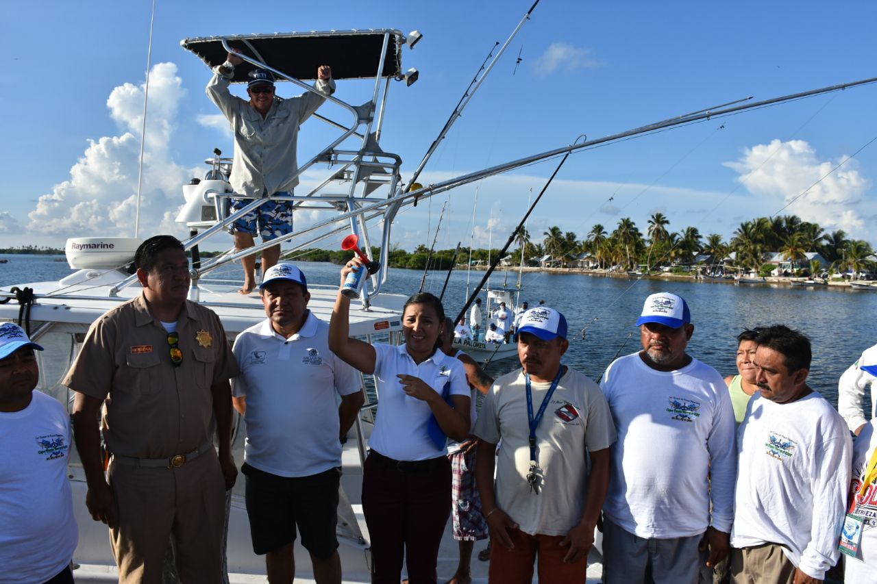 Inaugura Paoly Perera torneo de pesca “Copa Gobernador” de Punta Herrero