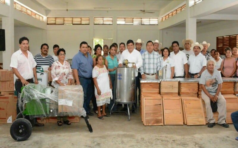 Entrega Luis Torres cuarta ronda de apoyos a productores agropecuarios