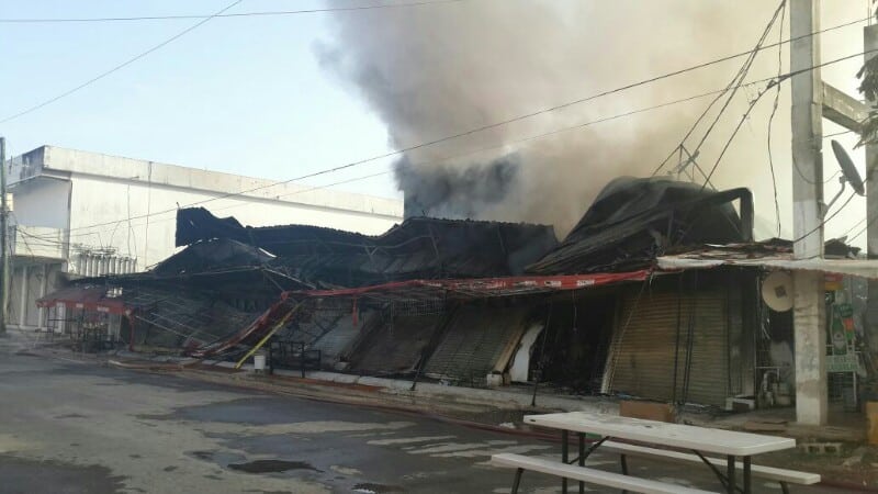 Madrugador incendio consume negocios de la Zona Libre de Belice