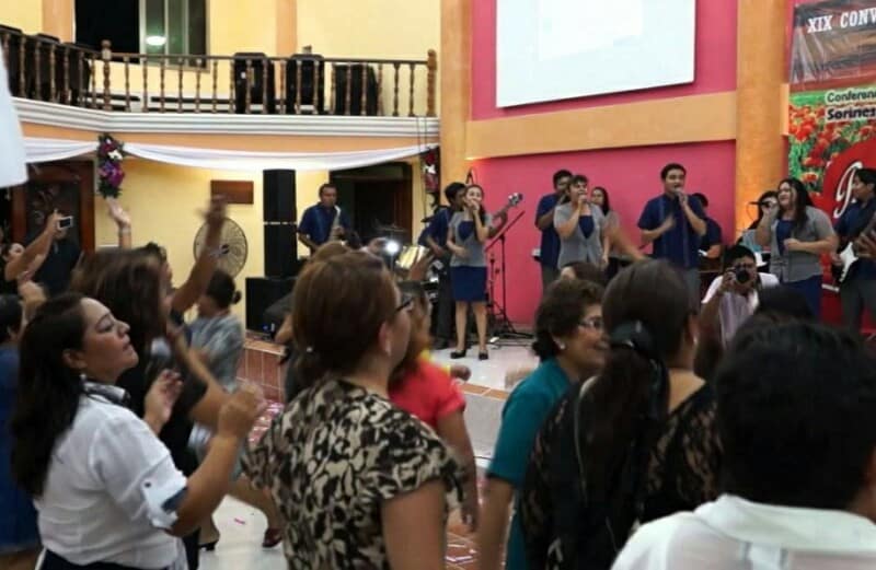 Llueven quejas por la “excesiva libertad de culto”