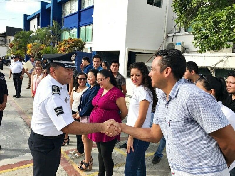 Recibe Titular de la SSP a futuros profesionistas en Derecho