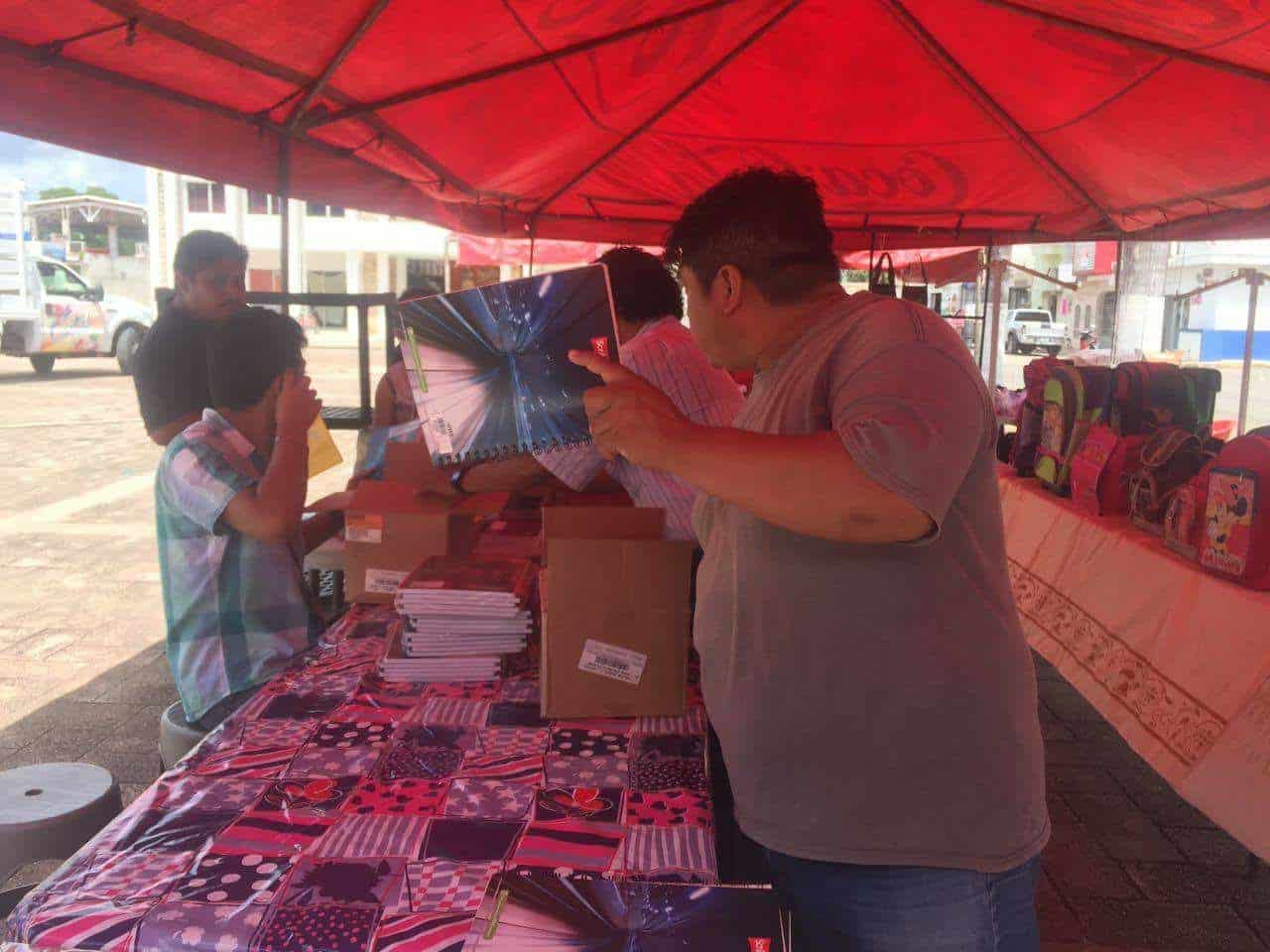 Padres de familia sufren desfalco en sus bolsillos por compras de inicio de clases