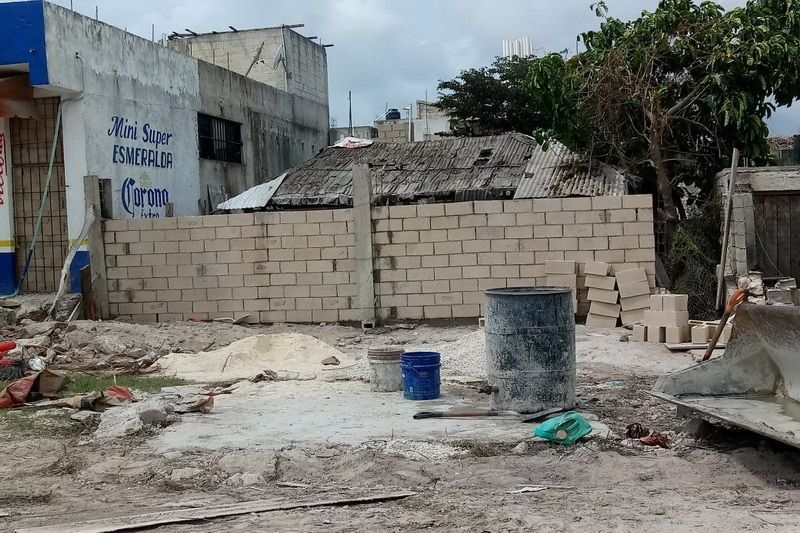Irreverente colono quiere impedir llegada de energía eléctrica al Km 55 de Mahahual