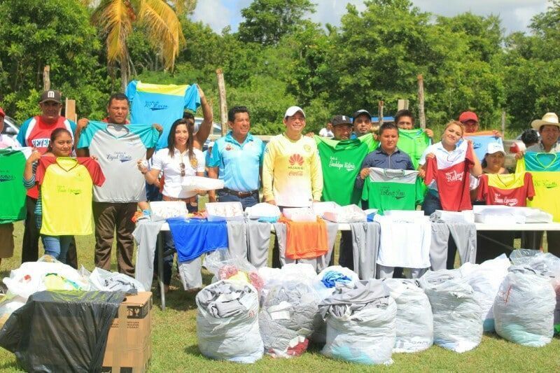 Alexander Zetina acerca beneficios a comunidades rurales de Bacalar