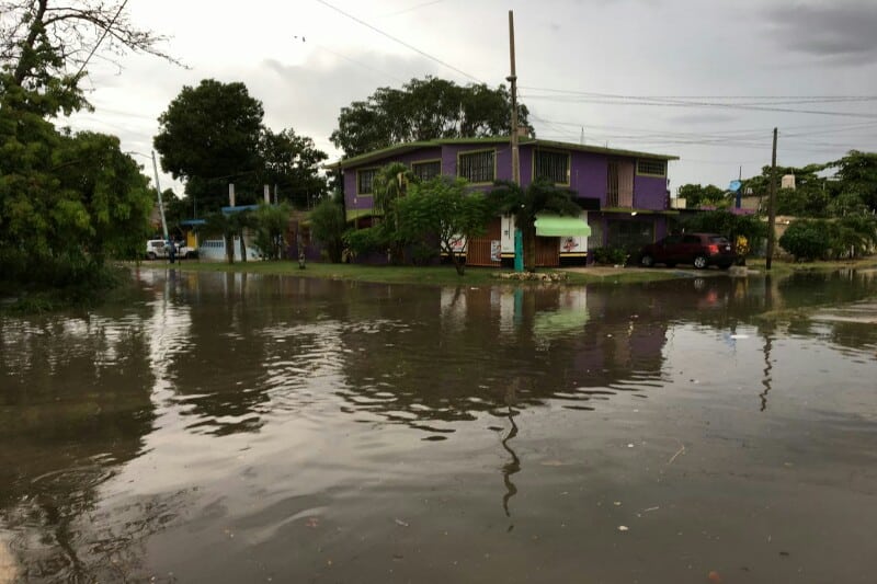 Repentinas lluvias colapsan puntos de Chetumal