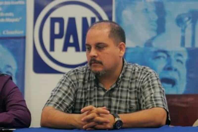 PAN llama a sus correligionarios a separarse de los cargos públicos