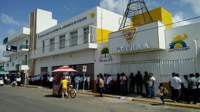 Afloran tranzas de “La Chihua” en el SUCHAA, taxistas se manifiestan