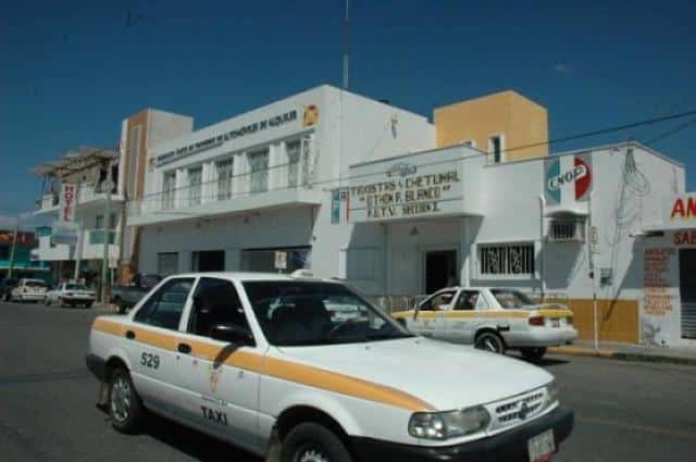 Encuentran a taxista muerto