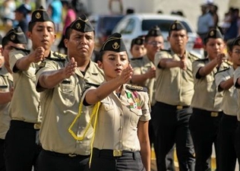 ((Fotos Escuelas)) Desfile Cívico Militar Conmemorativo del 207 Aniversario del Inicio de la Independencia de México
