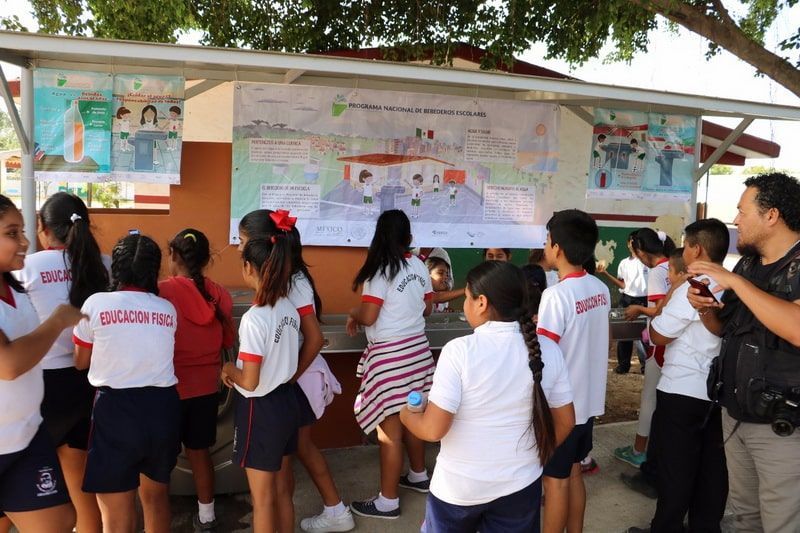Vienen más bebedores escolares para estudiantes de Quintana Roo