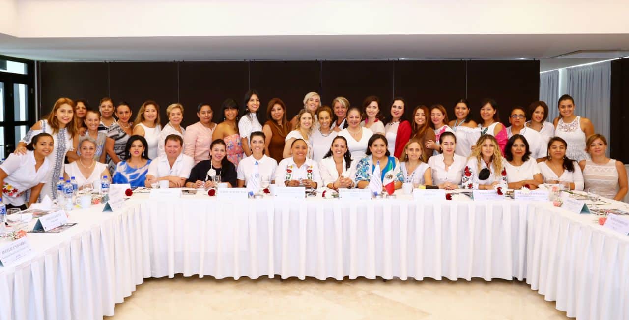 Consolida Cristina Torres unión de esfuerzos con mujeres empresarias