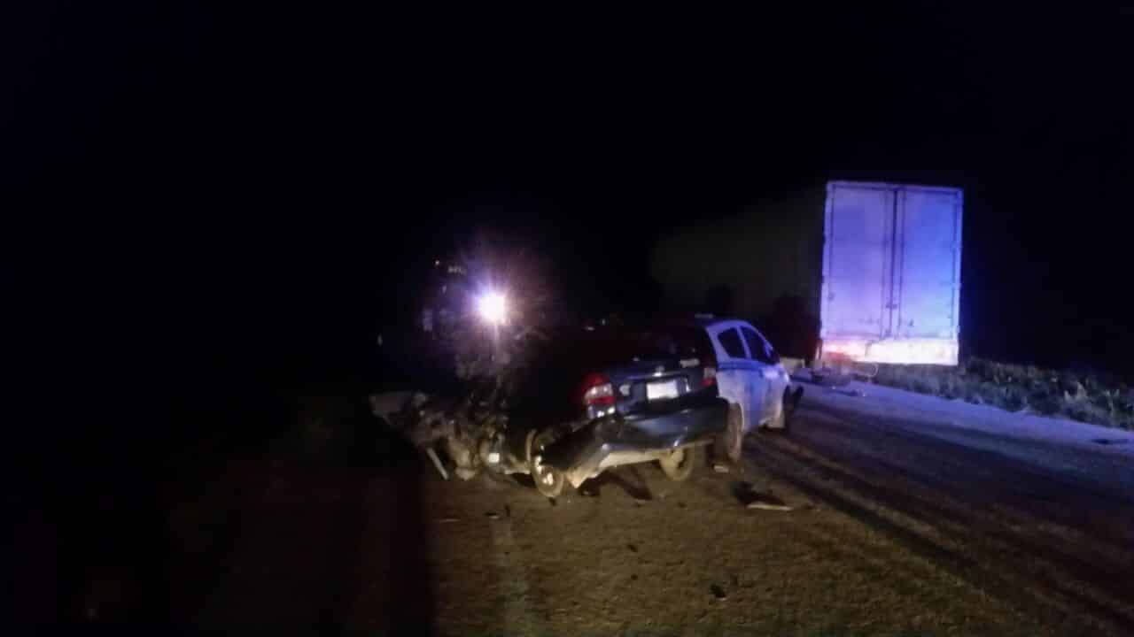 Encontronazo en el tramo Bacalar-Xtomoc deja saldo de un muerto y dos heridos