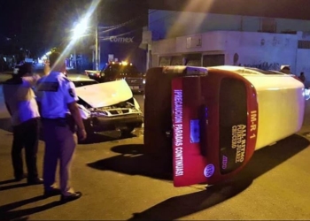 Chocan unidades del servicio público; varios lesionados