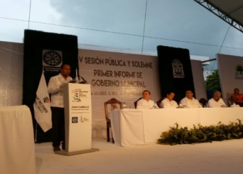 Juan Carrillo, rinde cuentas a los isleños en su 1er Informe de Gobierno
