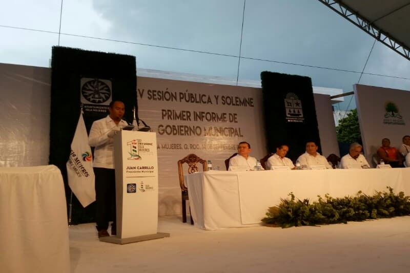 Juan Carrillo, rinde cuentas a los isleños en su 1er Informe de Gobierno