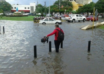 A Remberto, «le llueve» a cántaros el día de su informe