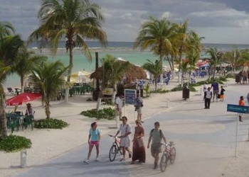 Se desploma actividad turística de Mahahual; llegó «septi-hambre»