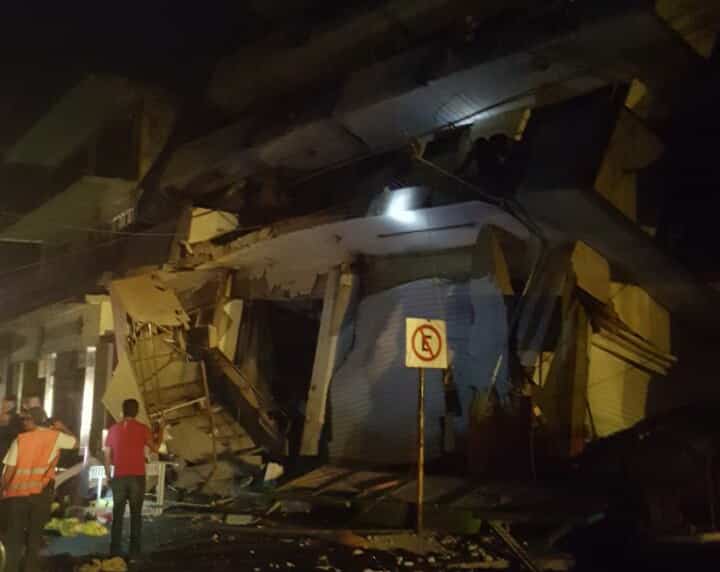 Pánico en México, sismo de 8.2° deja 5 muertos y daños