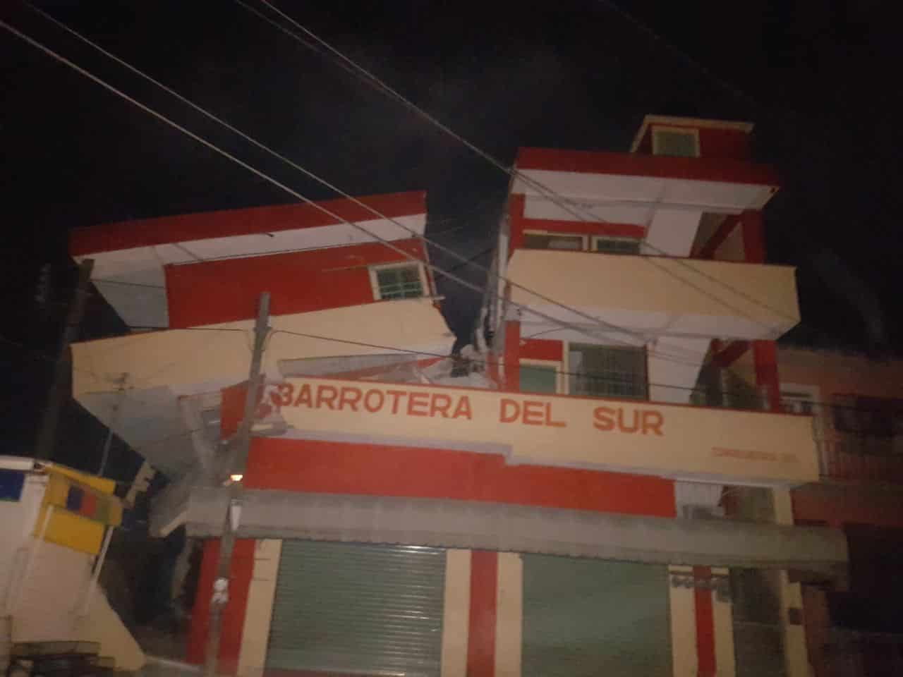 Son ya 16 muertos por sismo de 8.2° en México