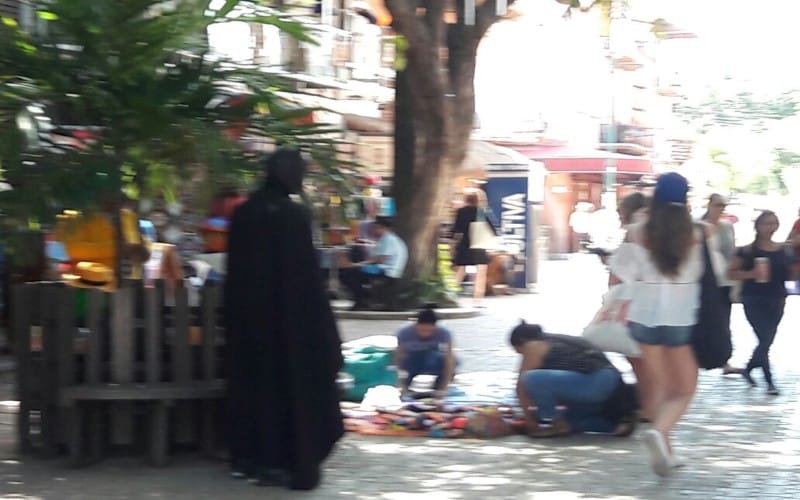 «Marias» abarrotan de comercio informal el corazón de Playa del Carmen