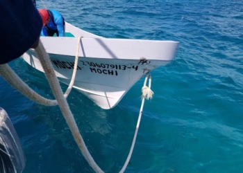Marina-Armada De México asegura embarcación que realizaba pesca ilícita en la reserva de banco chinchorro
