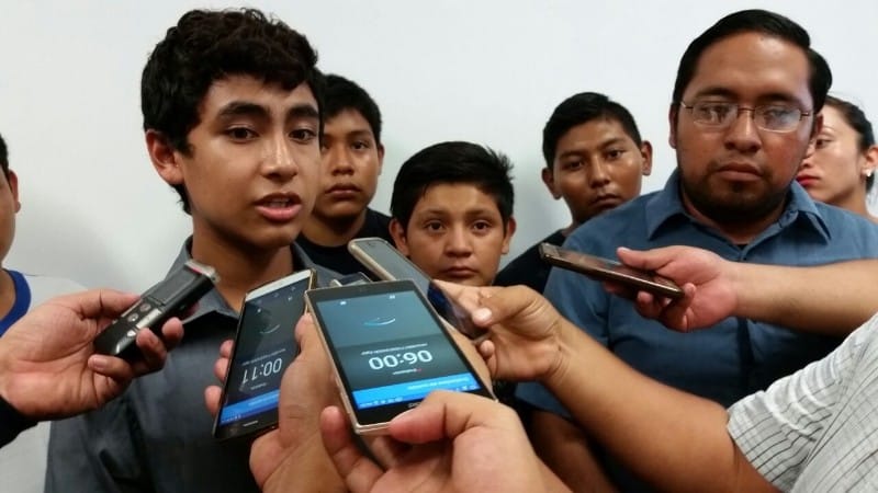 «No somos explotados, boteamos por falta de apoyo de las autoridades»: jóvenes antorchistas