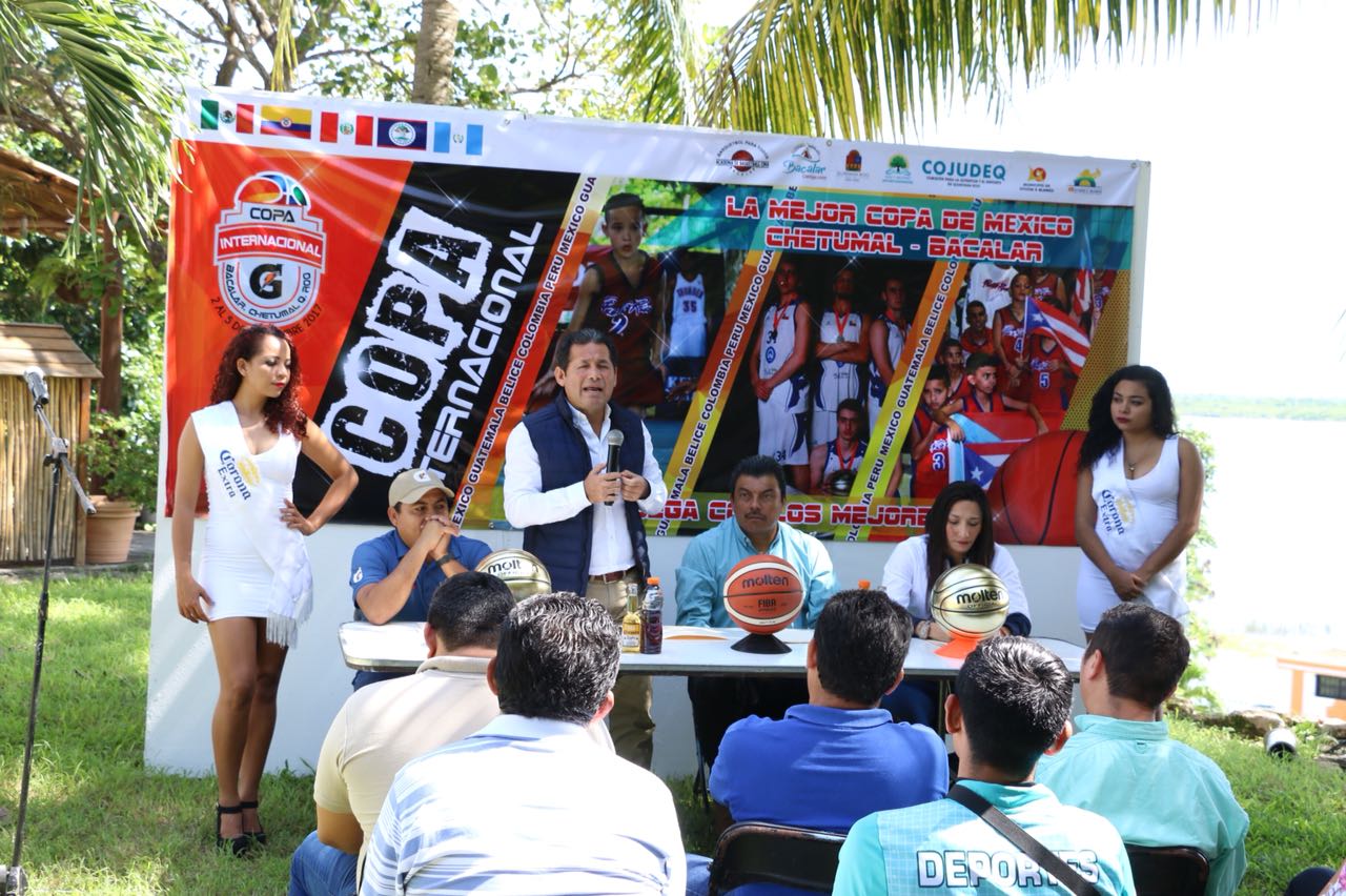 Presentan Copa Internacional de Baloncesto en Bacalar
