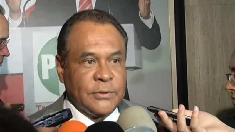 Priistas de la vieja guardia buscan reagruparse