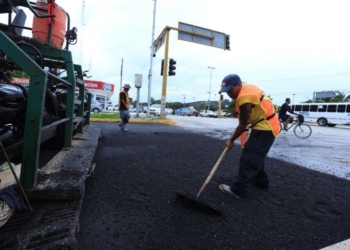 Arranca repavimentación de la avenida Constituyentes de Solidaridad