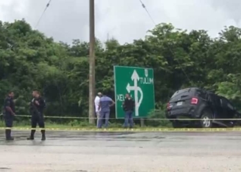 Rafaguean vehículo a la altura de Xel-Há; presuntamente involucrado en millonario asalto a Ejido