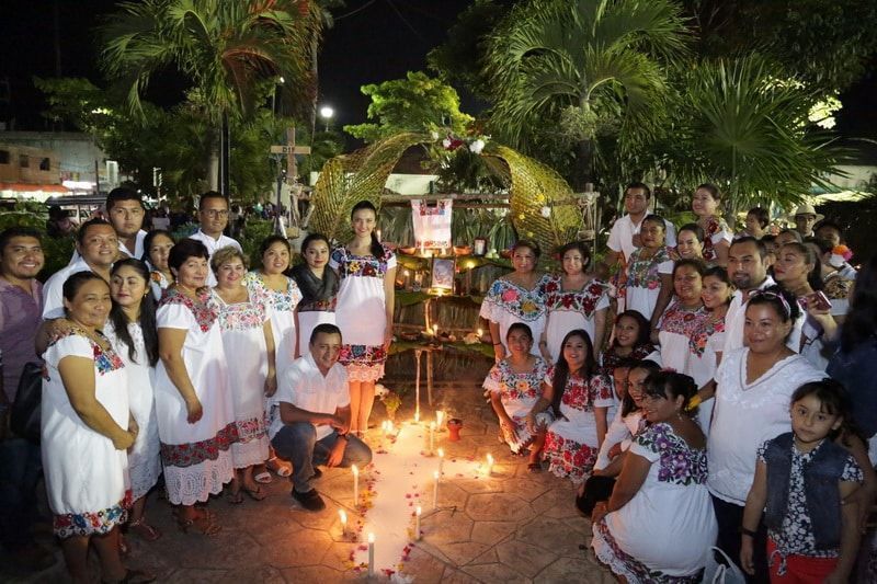 Preside Romi Dzul Concurso de Altares y Calaveritas Literarias Escolares