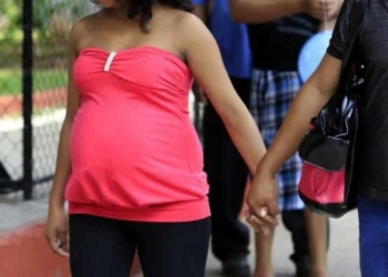Como estrategia para prevenir el embarazo en adolescentes fue lanzada la campaña “Hablemos de Sexo”