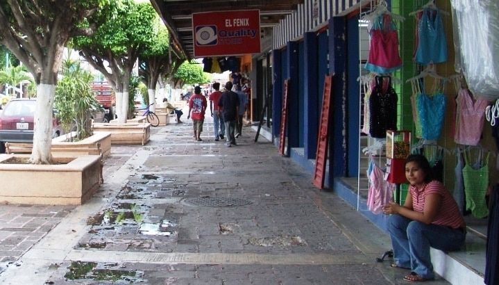 Comercio informal sucumbe a empresas registradas de Chetumal
