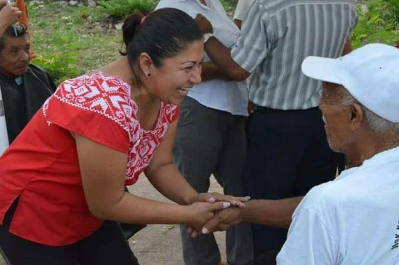 Fany Cahum levanta la mano como aspirante a la presidencia municipal de FCP