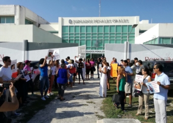 Vecinos y familiares exigen a Juzgado sentencia a favor de ciudadano violentado
