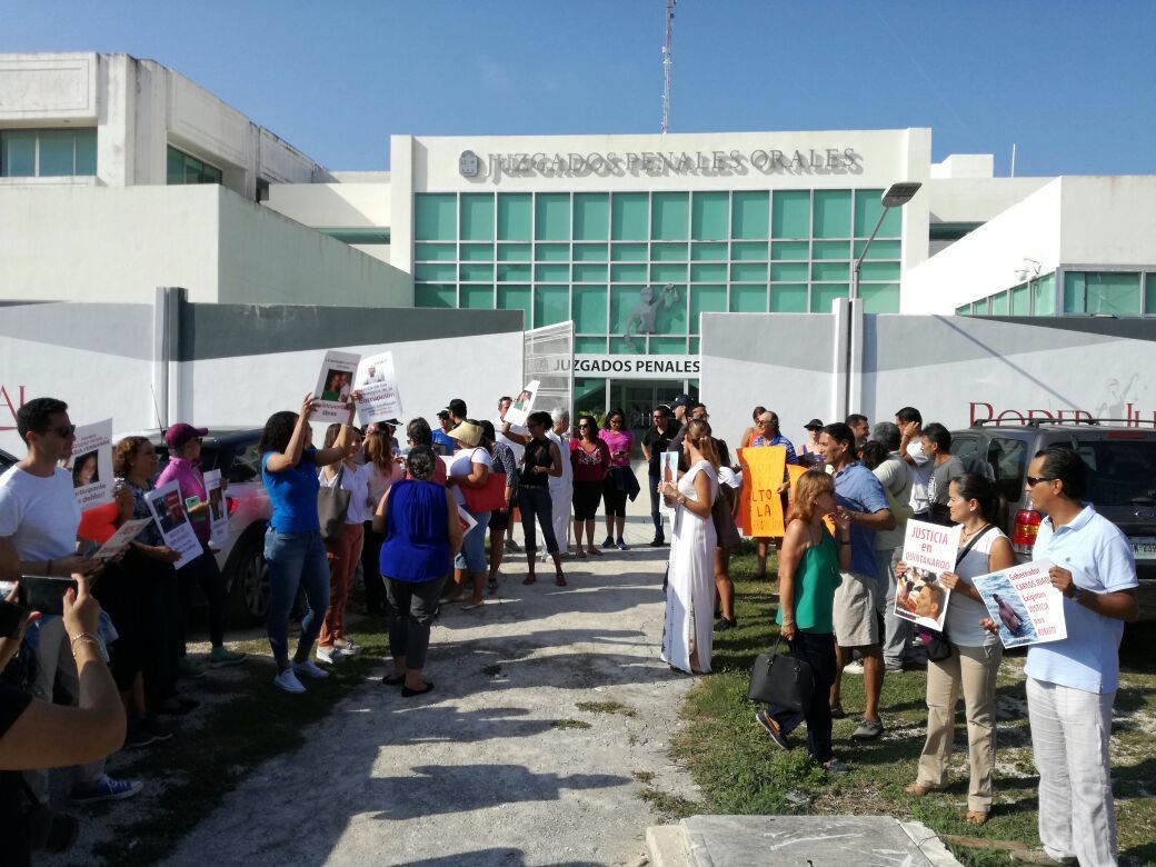 Vecinos y familiares exigen a Juzgado sentencia a favor de ciudadano violentado