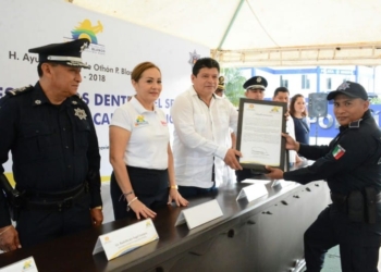 Luis Torres reconoce el trabajo de los policías municipales