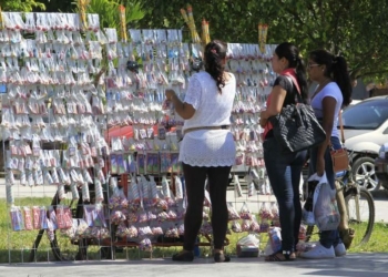 Analiza Ayuntamiento permisos provisionales a otorgarse en temporada navideña