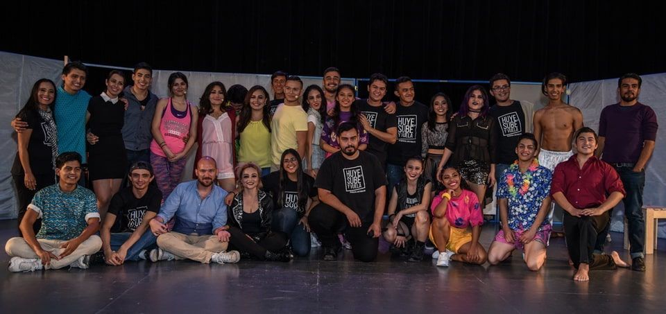 ((FOTOS)) Presentan obra de teatro Huye, Sube y Vuela