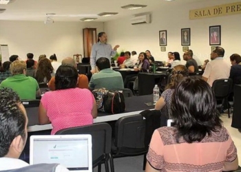 Presenta CDHEQROO convocatoria para la Maestría en Derechos Humanos.