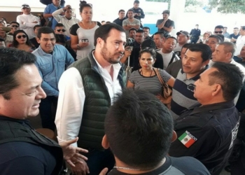 Policías de Cancún insisten en el reclamo a sus derechos laborales; amenazan con paro