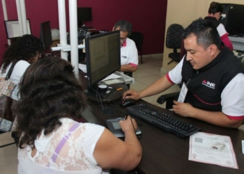 Avanza programa de renovación de credendiales electorales en Q. Roo